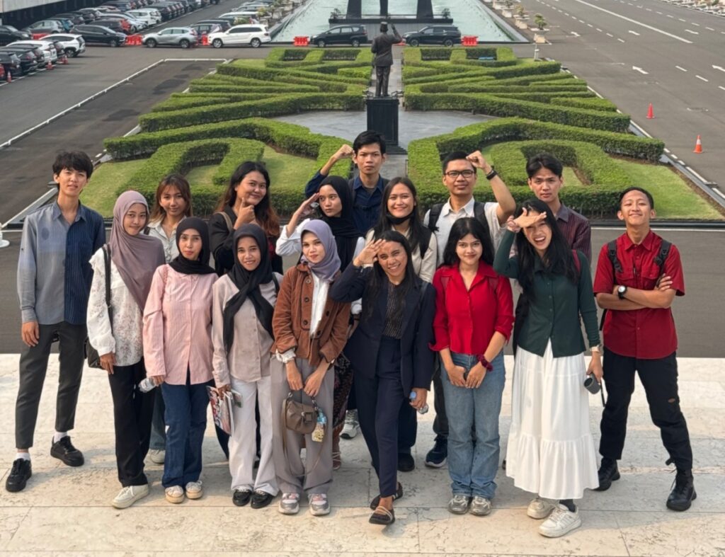 Belajar Demokrasi Langsung di DPR
